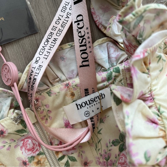 How of CB Remy lemon yellow bustier corset crop top - Picture 3 of 3